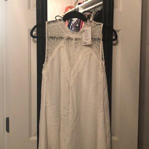 White dress with lace collar